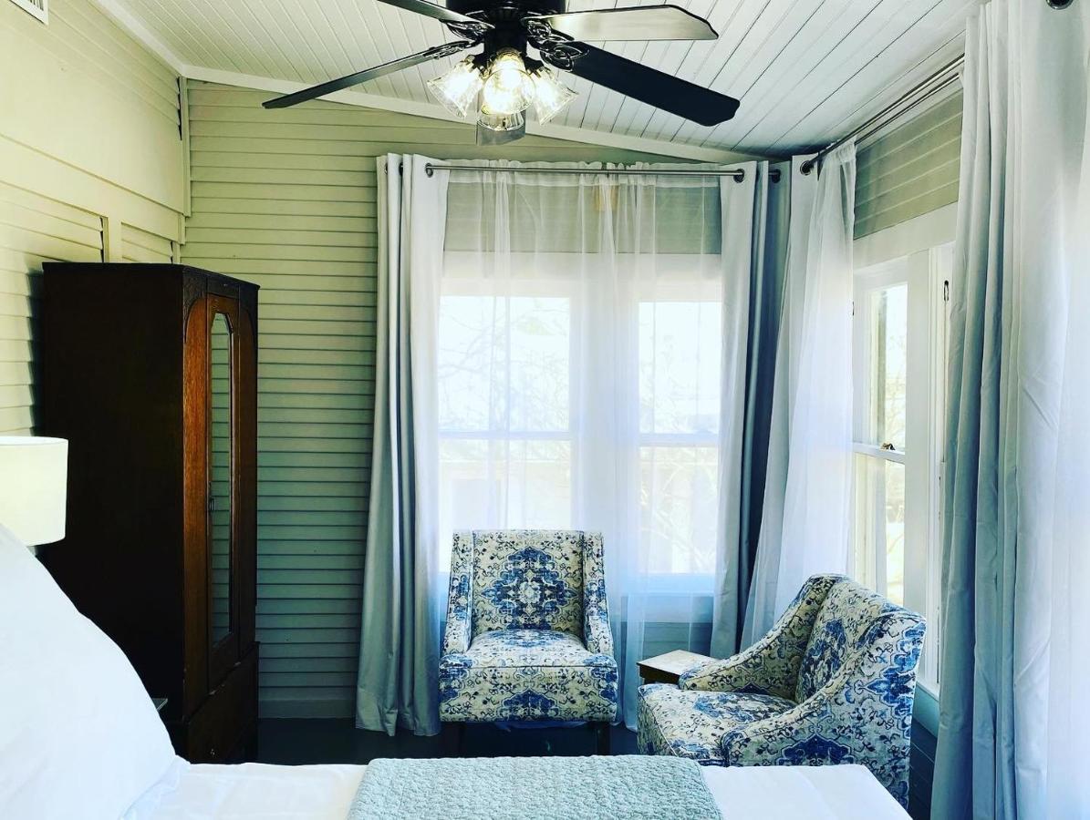 Dabbs Hotel Bed And Breakfast Llano 外观 照片