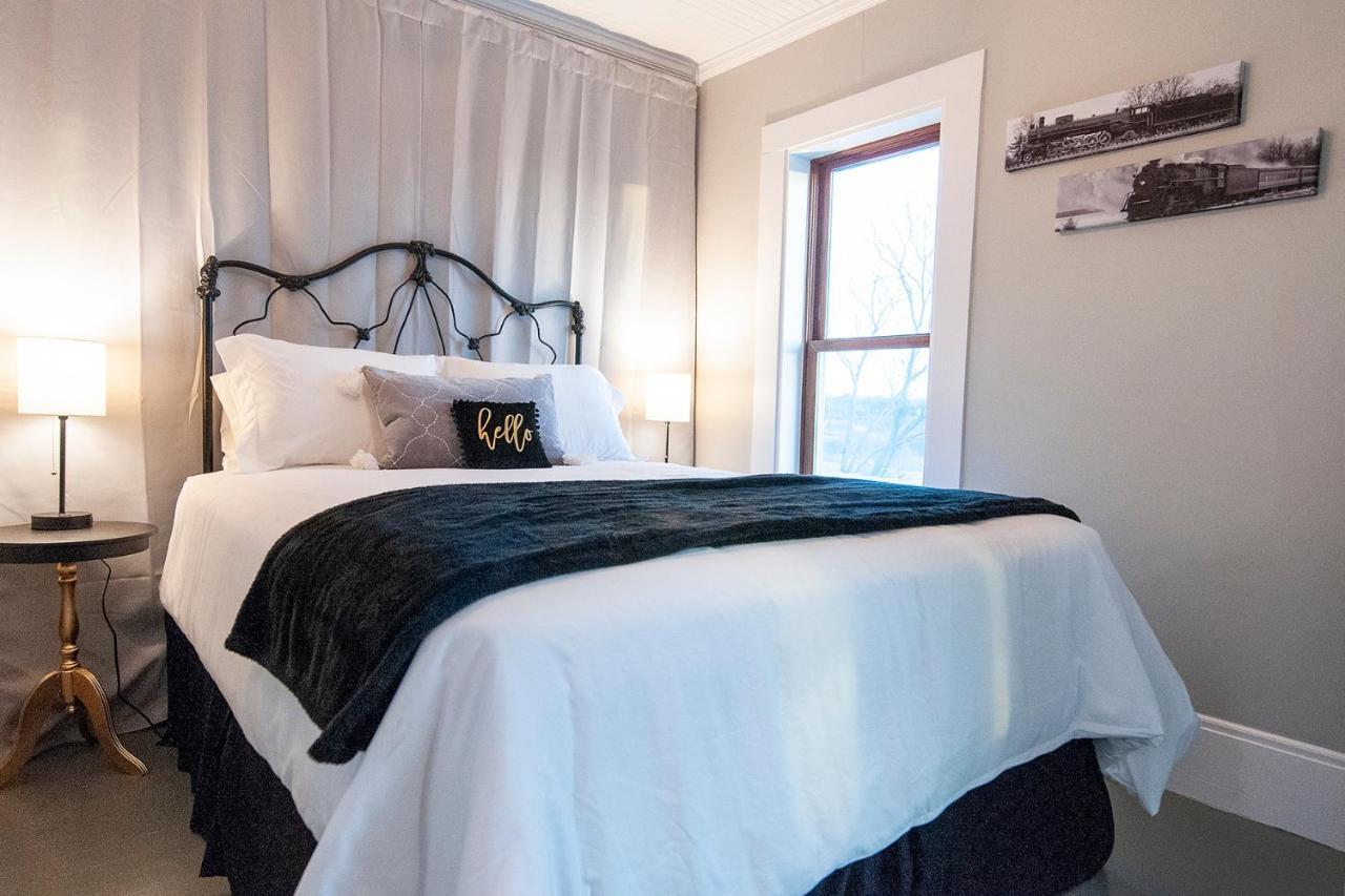 Dabbs Hotel Bed And Breakfast Llano 外观 照片