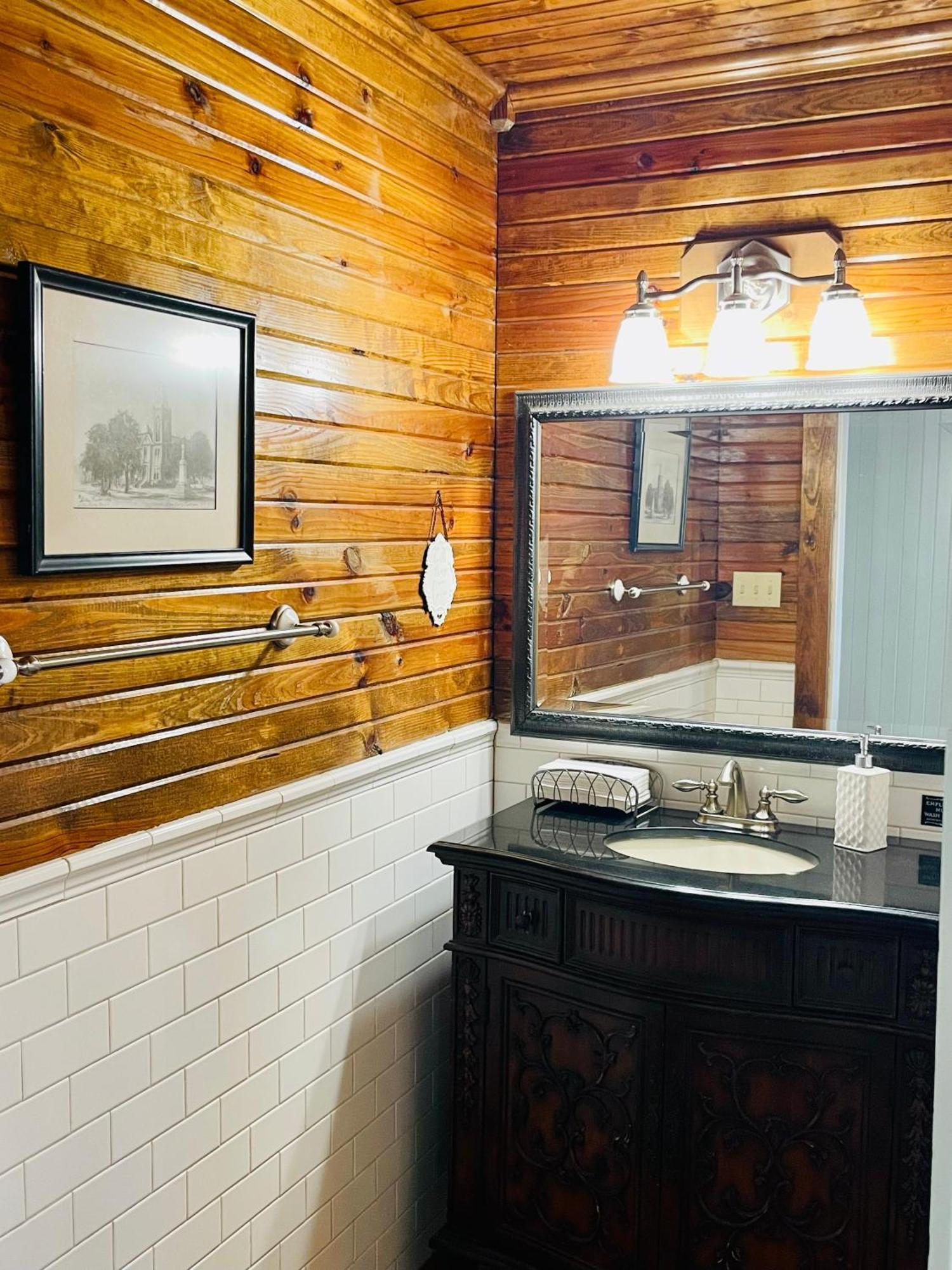 Dabbs Hotel Bed And Breakfast Llano 外观 照片