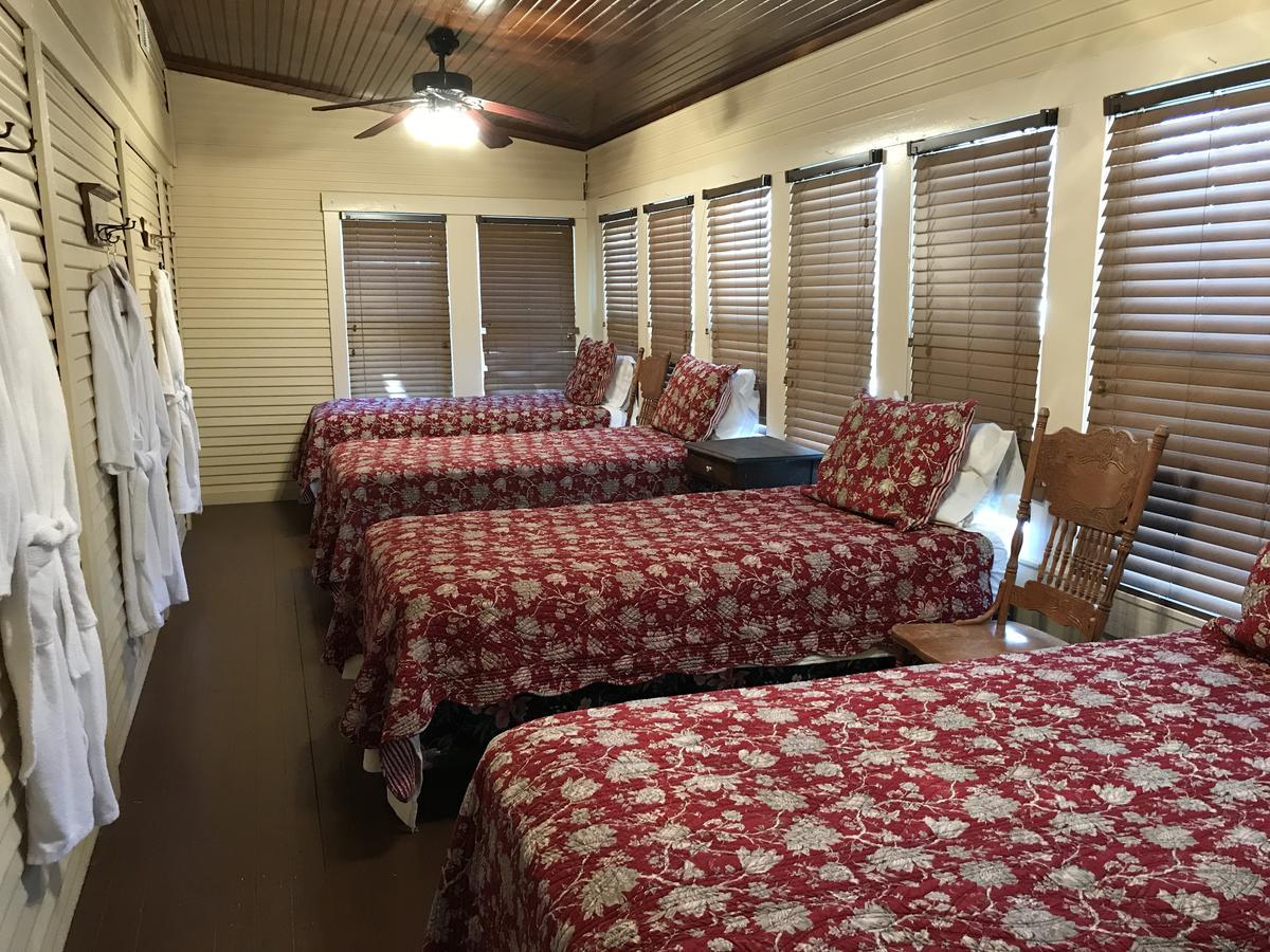 Dabbs Hotel Bed And Breakfast Llano 外观 照片