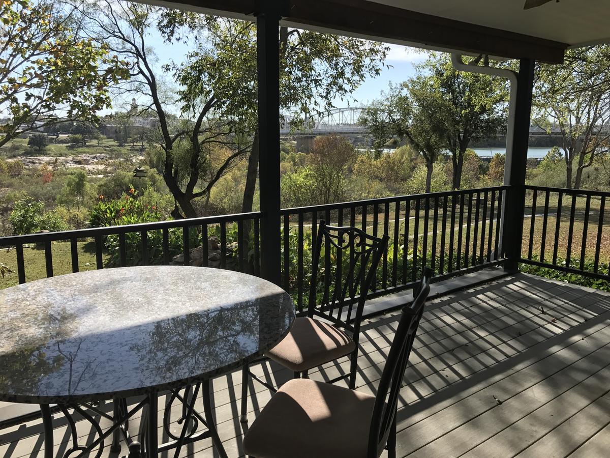 Dabbs Hotel Bed And Breakfast Llano 外观 照片