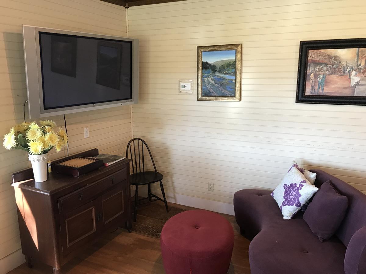 Dabbs Hotel Bed And Breakfast Llano 外观 照片