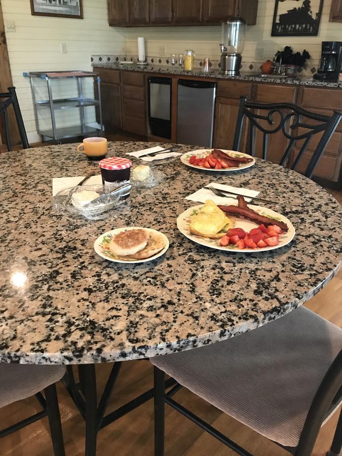 Dabbs Hotel Bed And Breakfast Llano 外观 照片